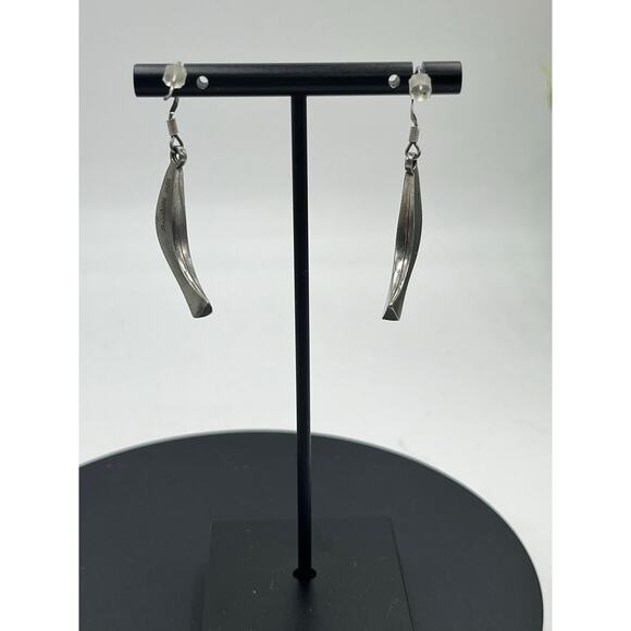 Danforth Pewter Abstract Wave Dangle Vintage Modernist
Retro Pierced Earrings - Picture 3 of 8